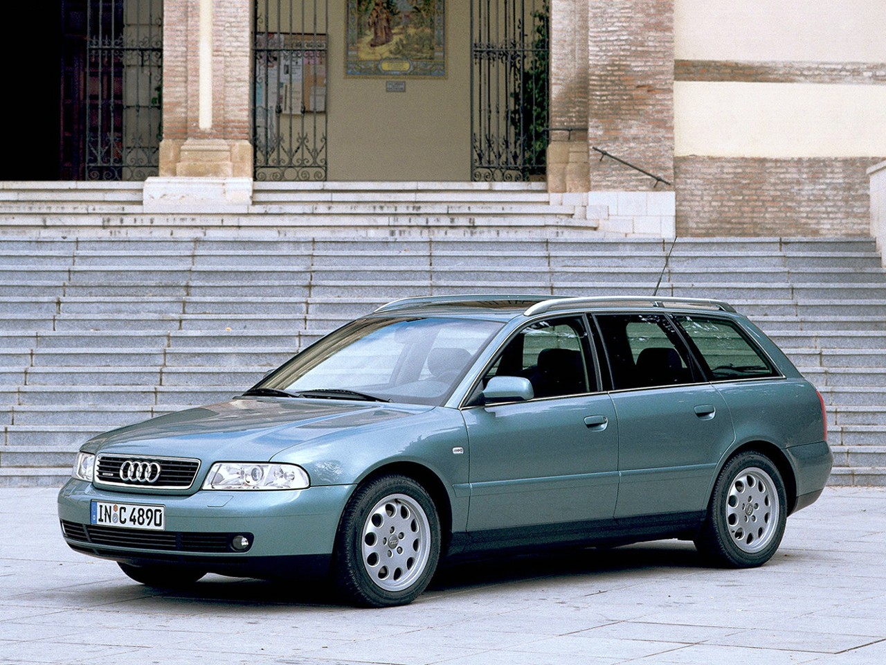 Audi A4 Avant photo 6