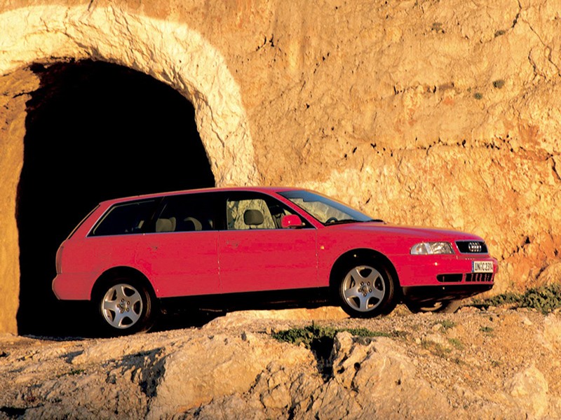 Audi A4 Avant photo 8