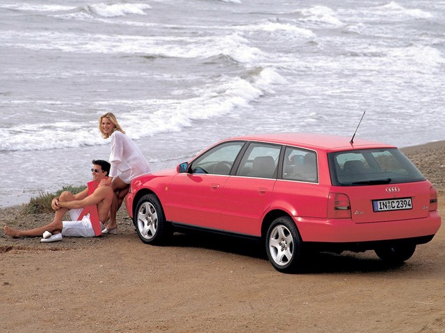 Audi A4 Avant photo 10