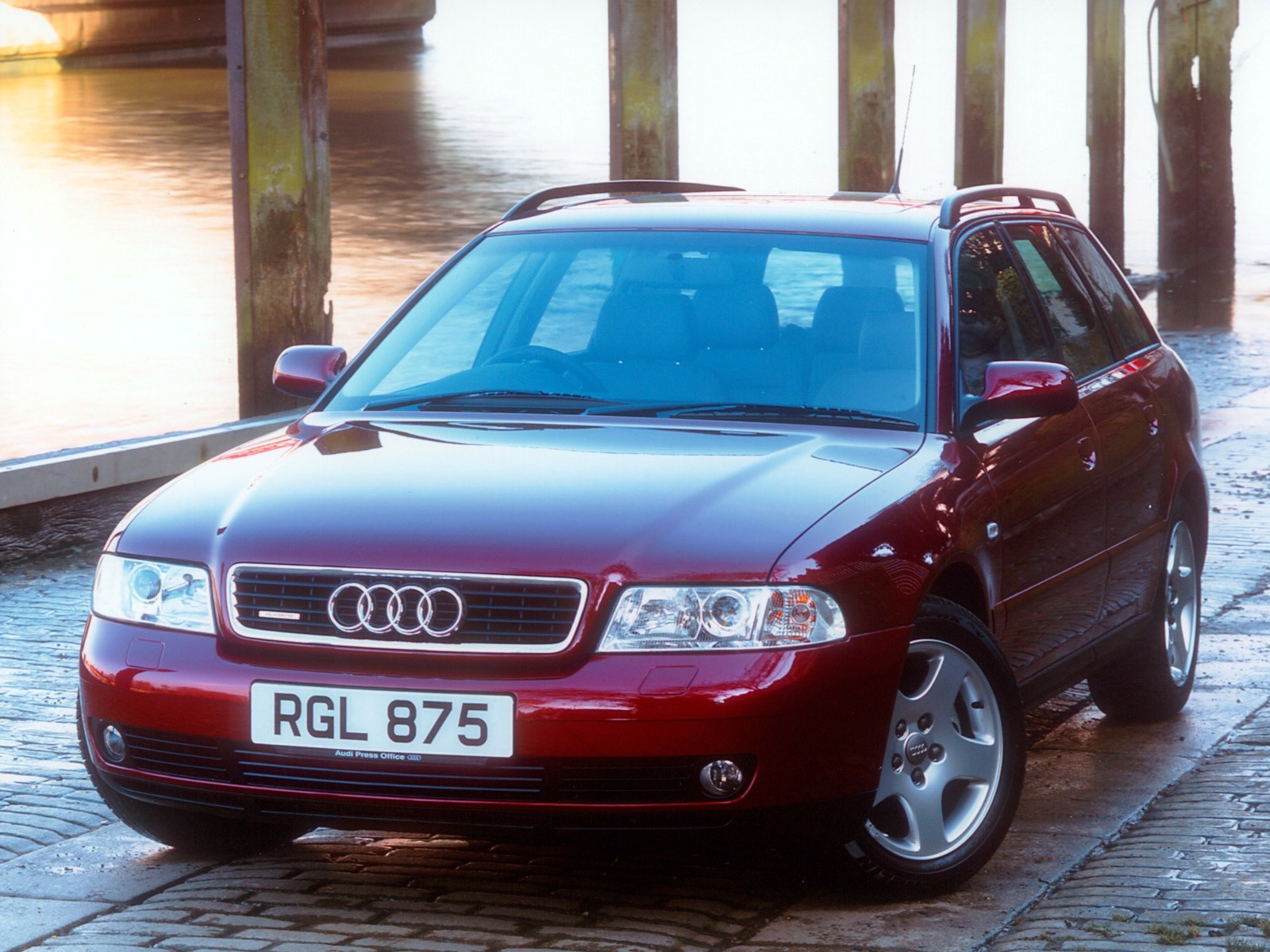 Audi A4 Avant photo 23