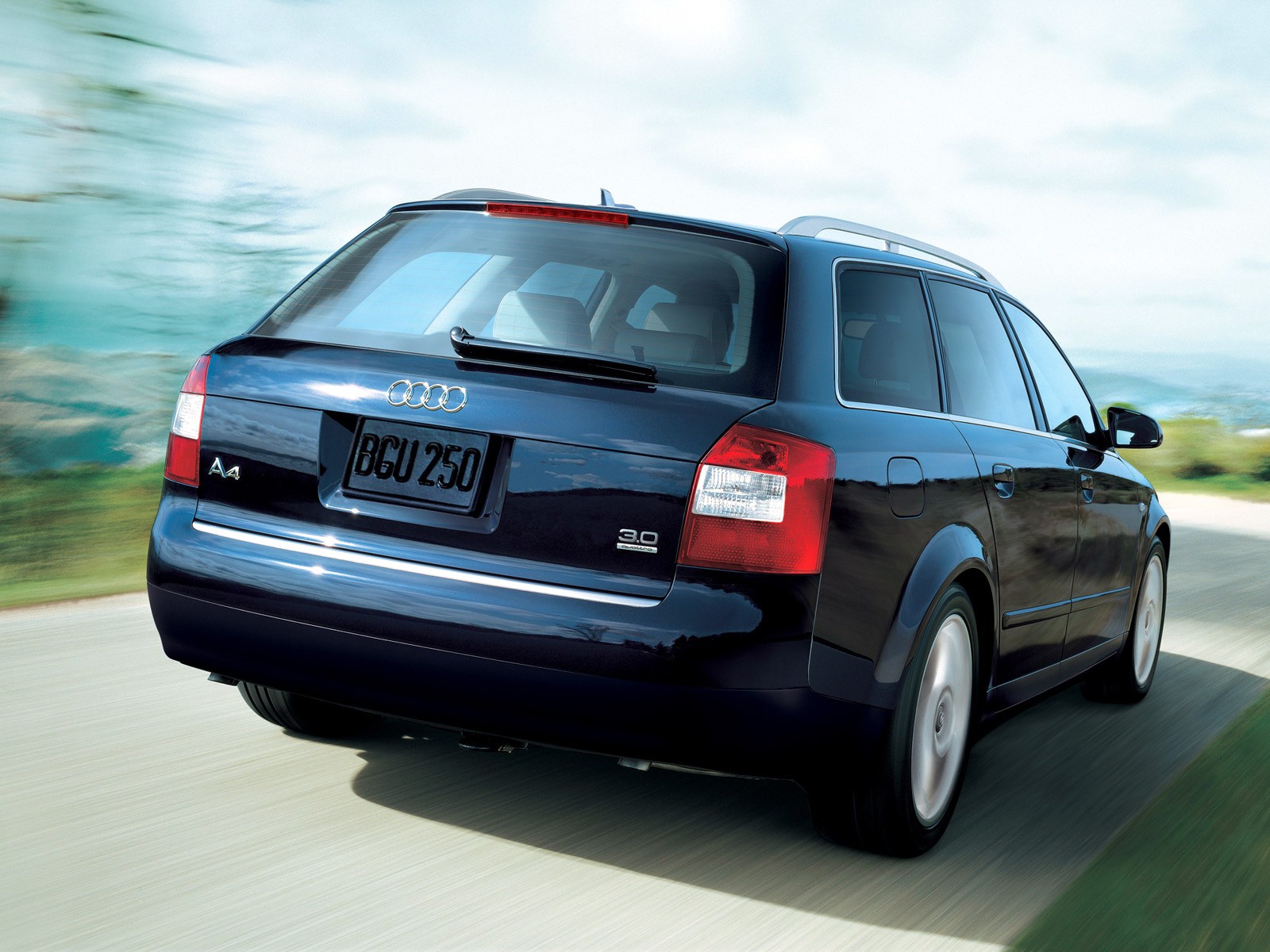 Audi A4 Avant photo 10