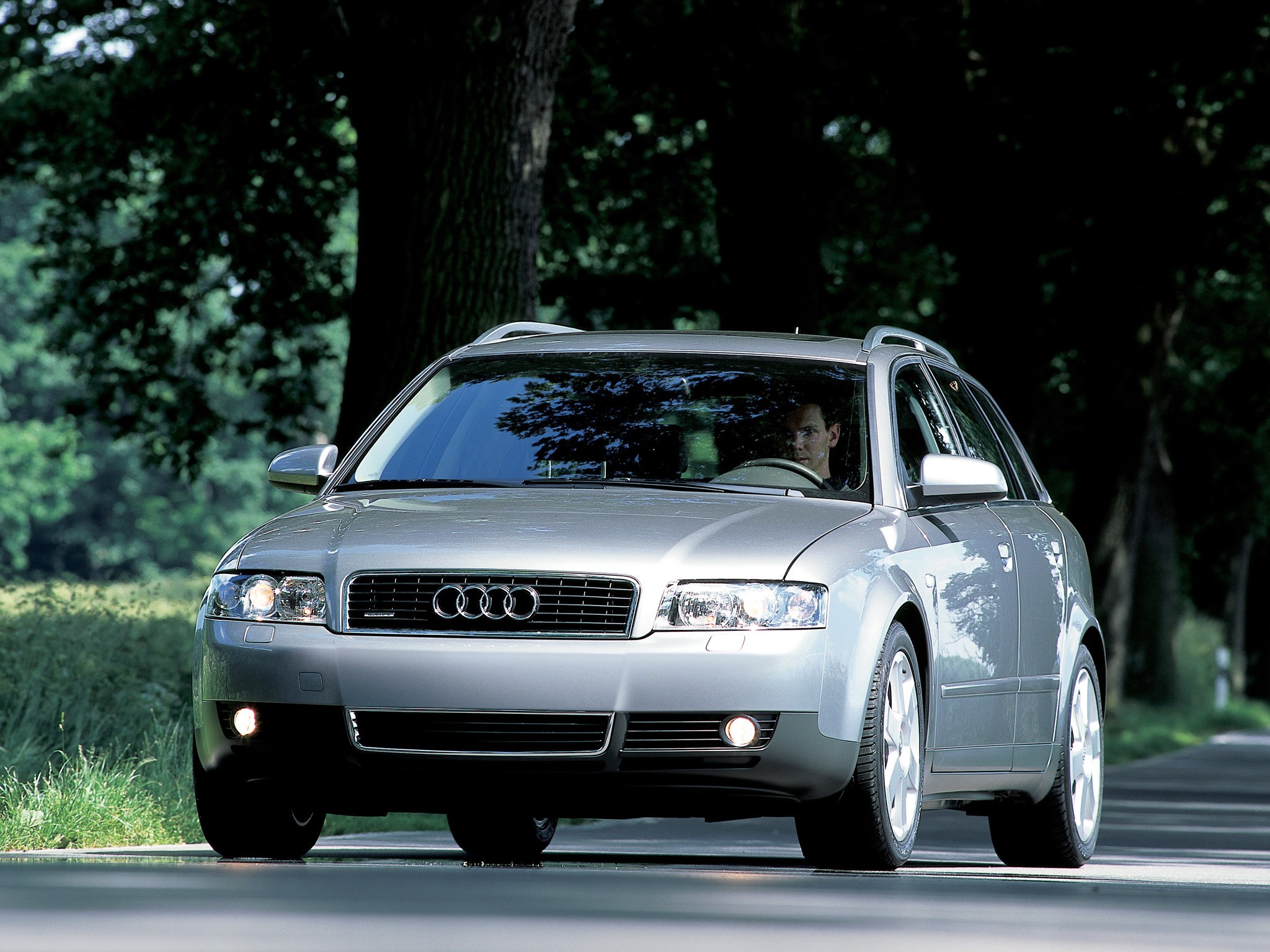 Audi A4 Avant photo 13