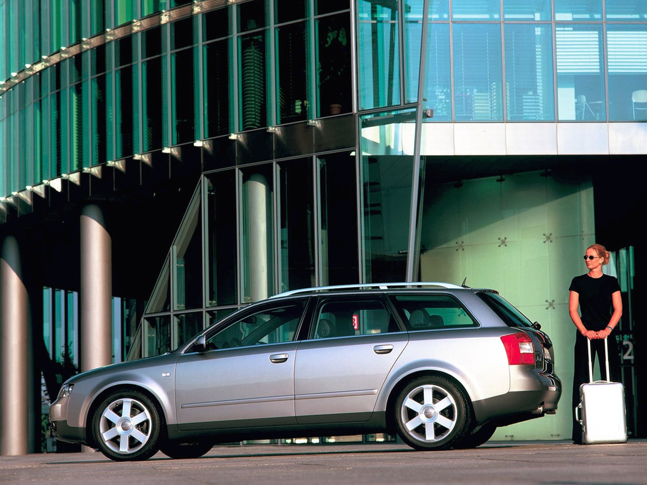 Audi A4 Avant photo 18