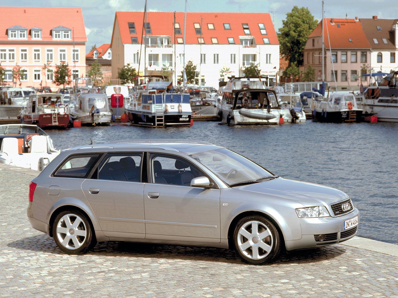 Audi A4 Avant photo 20