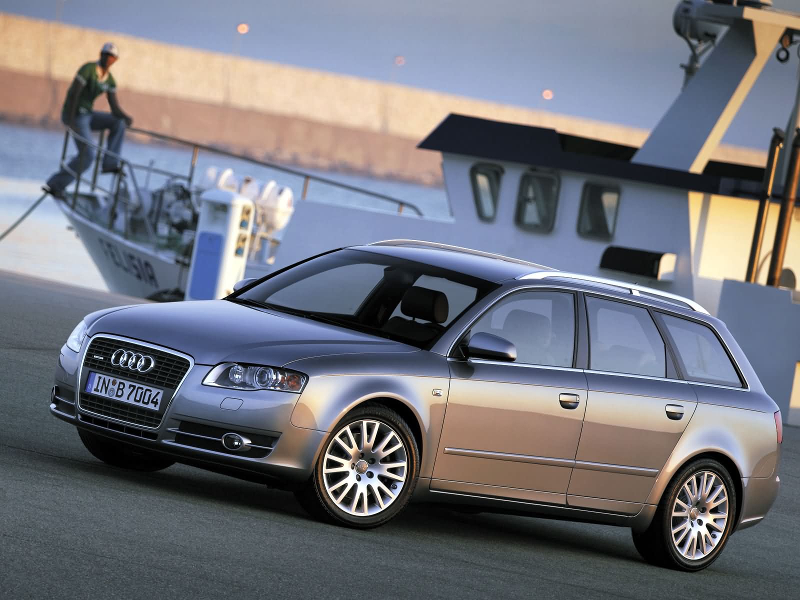 Audi A4 Avant photo 11