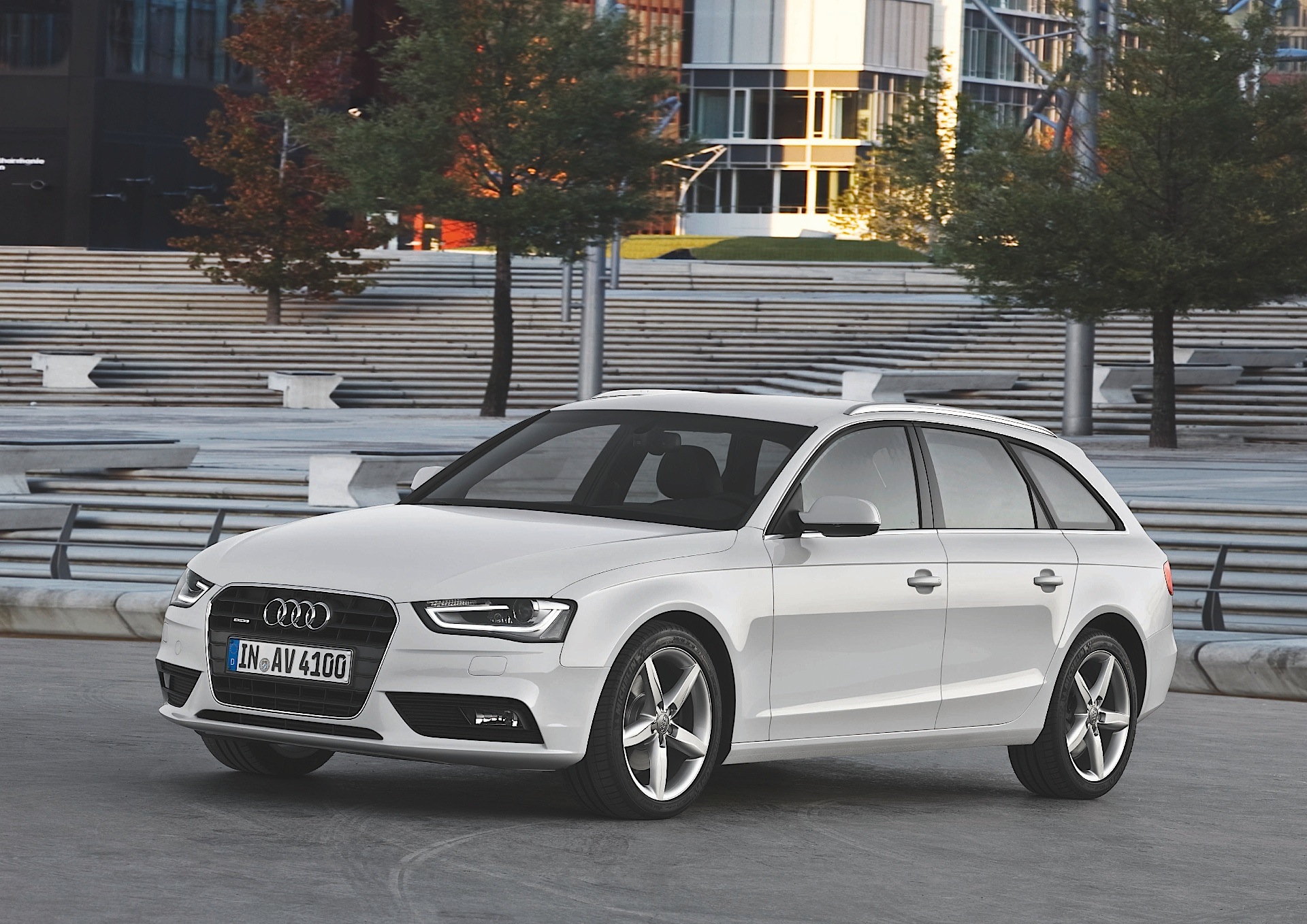 Audi A4 Avant photo 15