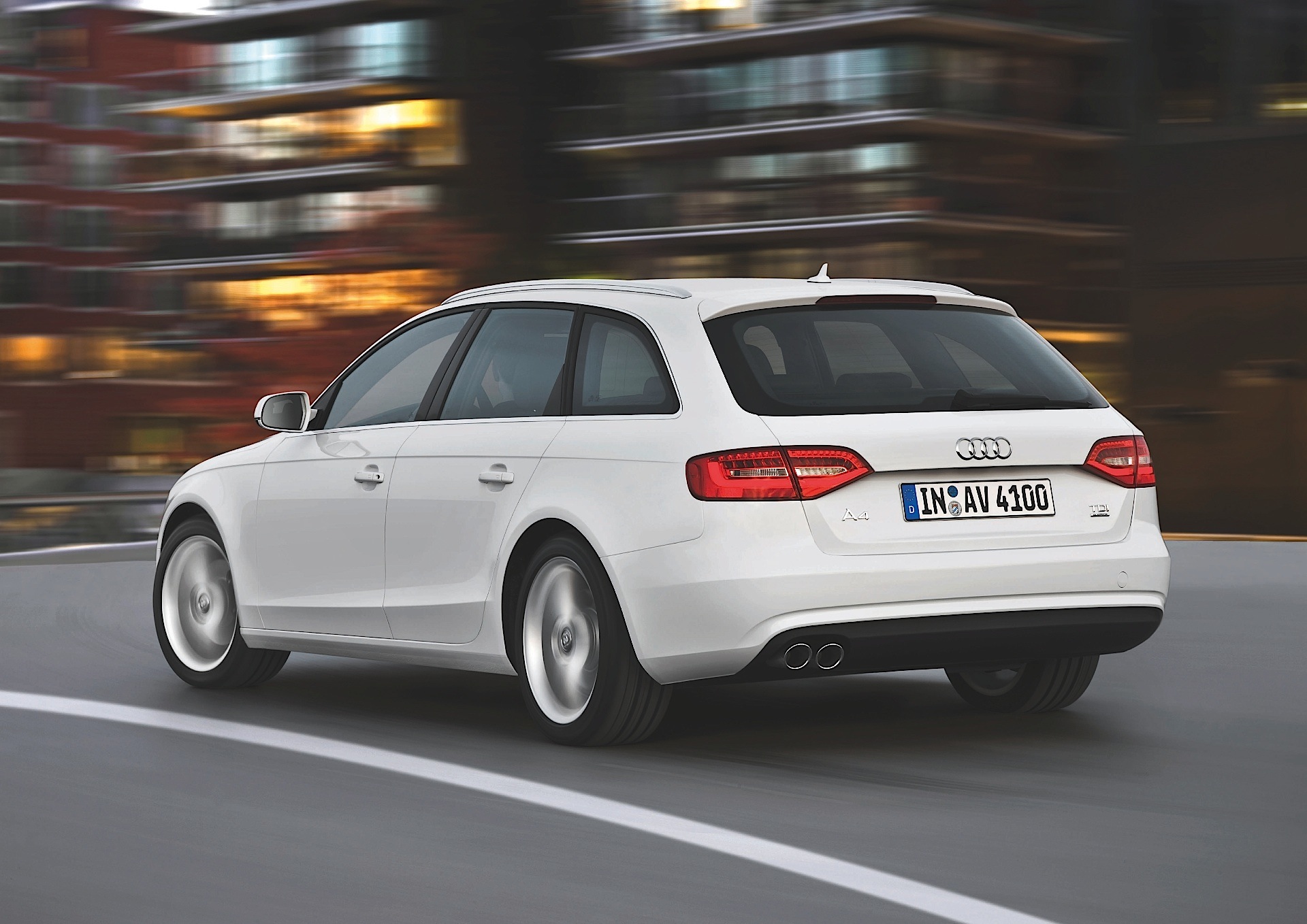 Audi A4 Avant photo 16