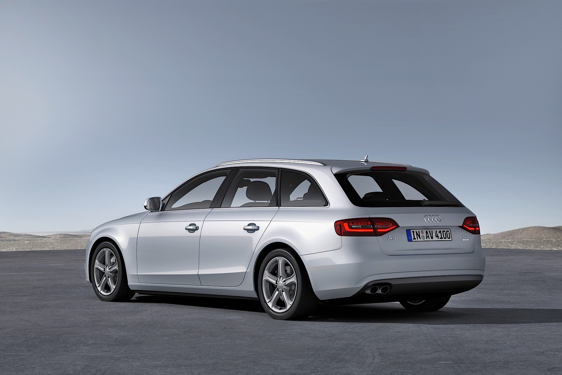 Audi A4 Avant photo 14