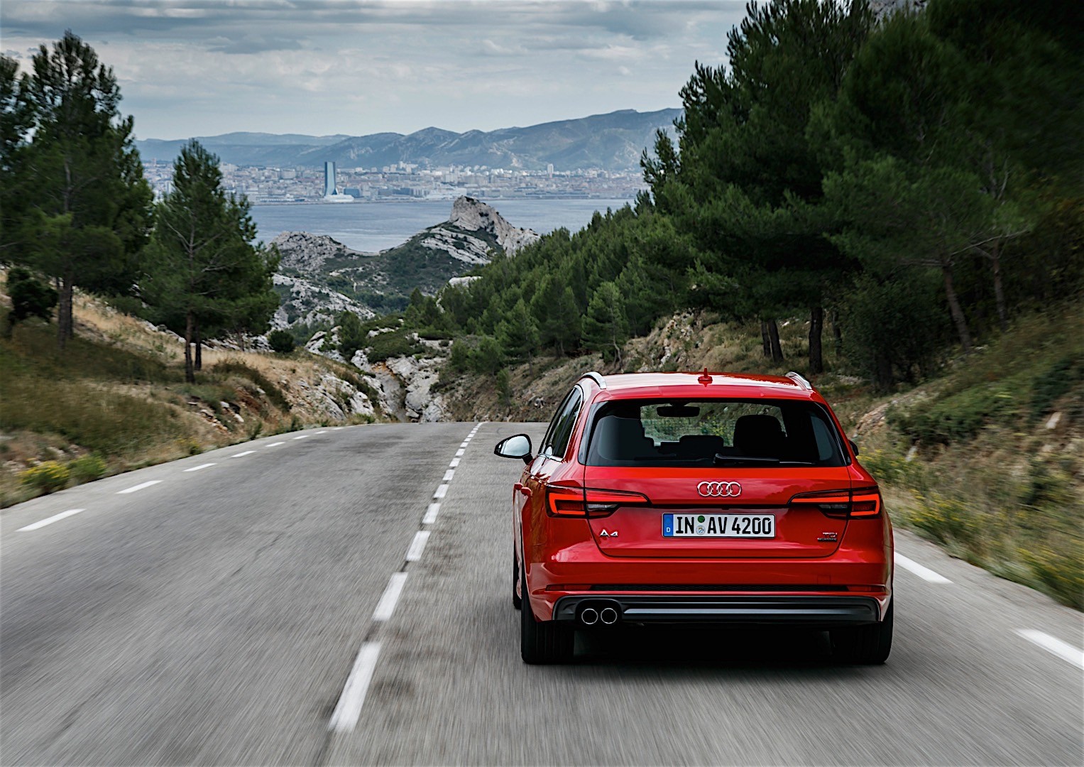 Audi A4 Avant photo 7