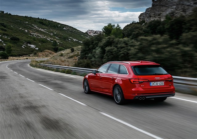 Audi A4 Avant photo 12