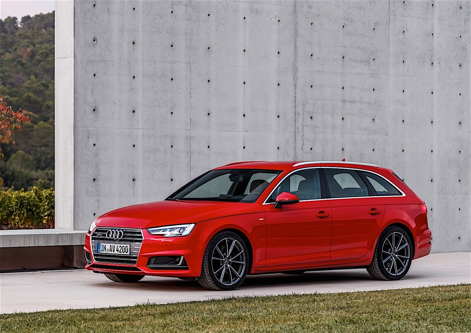 Audi A4 Avant photo 16
