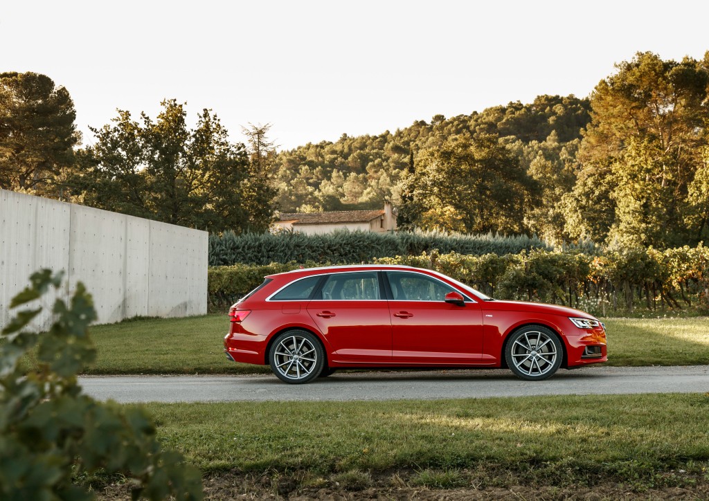 Audi A4 Avant photo 26
