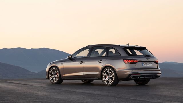 Audi A4 Avant photo 2