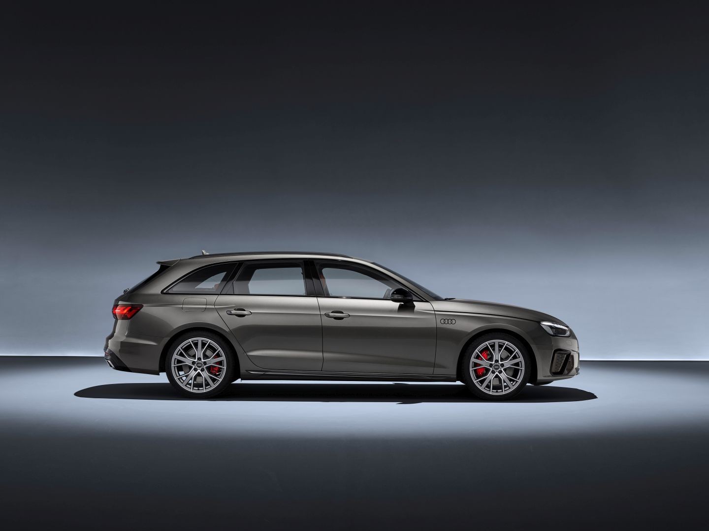 Audi A4 Avant photo 11