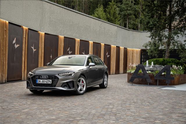 Audi A4 Avant photo 12