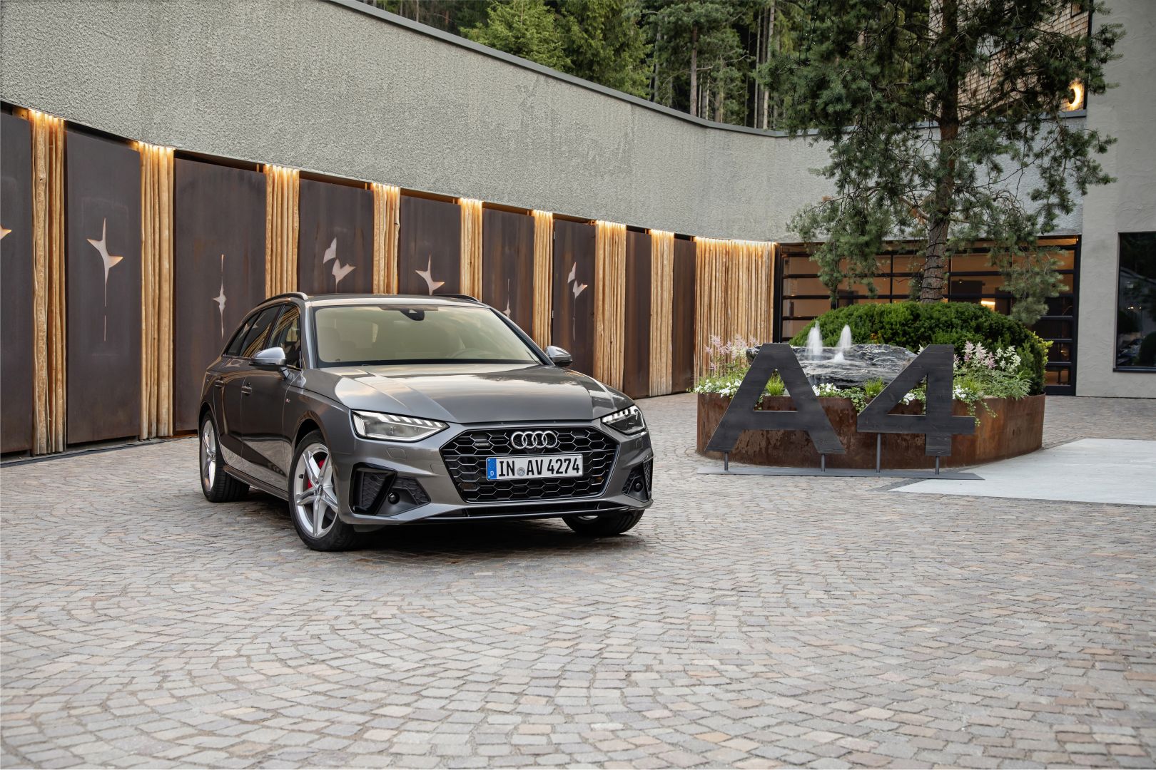 Audi A4 Avant photo 13