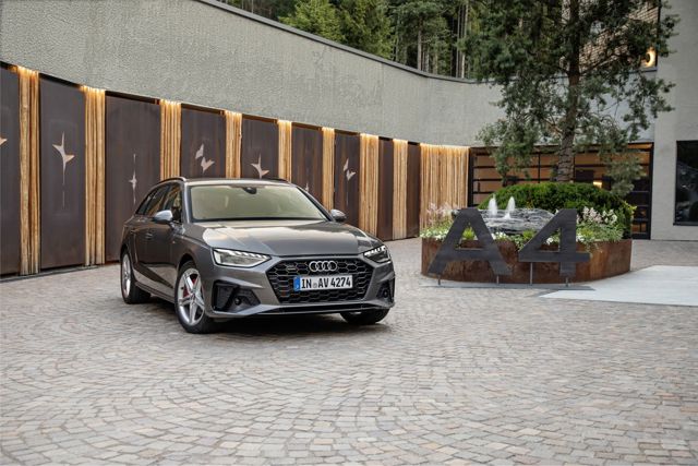Audi A4 Avant photo 13