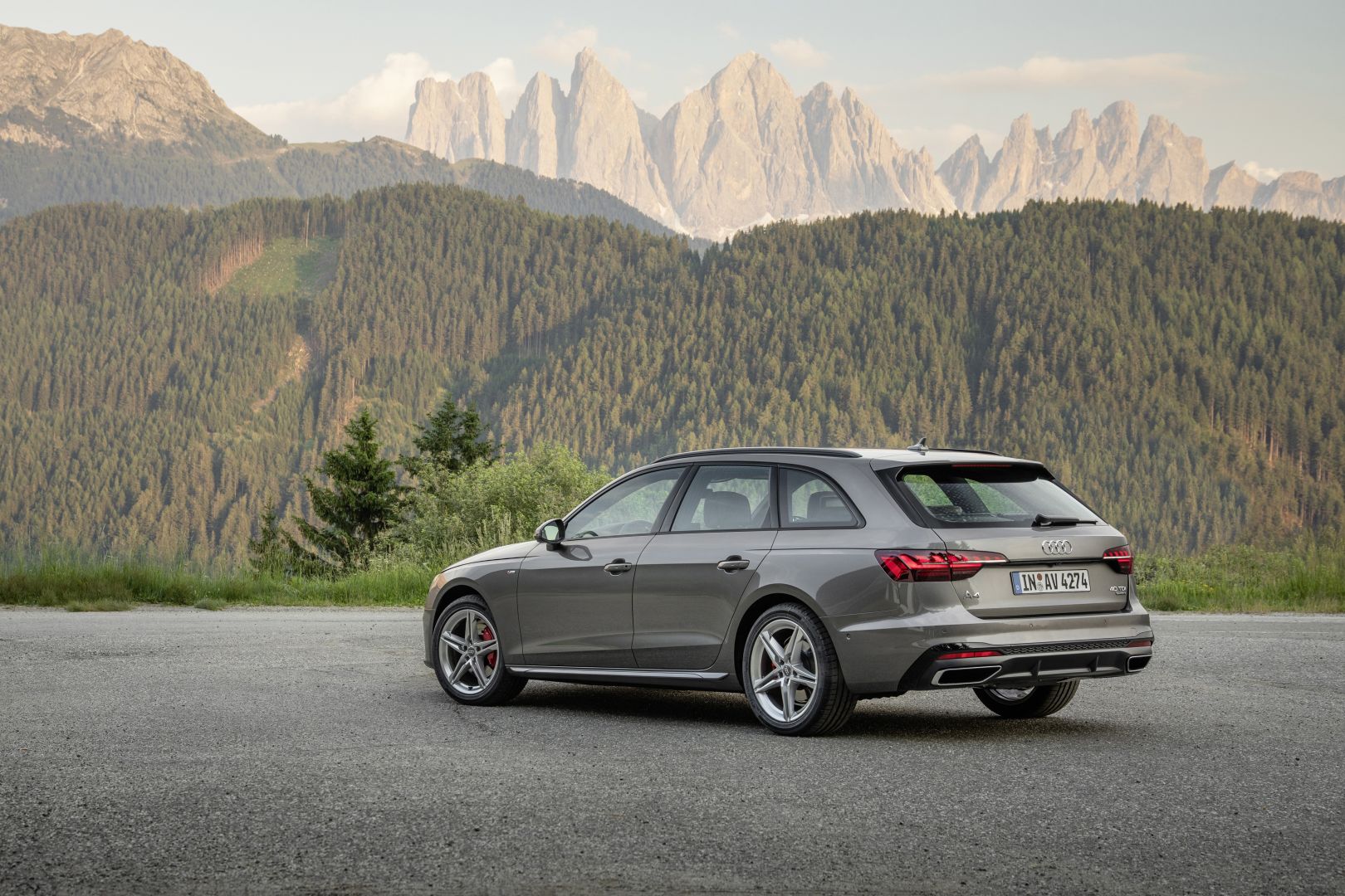 Audi A4 Avant photo 17