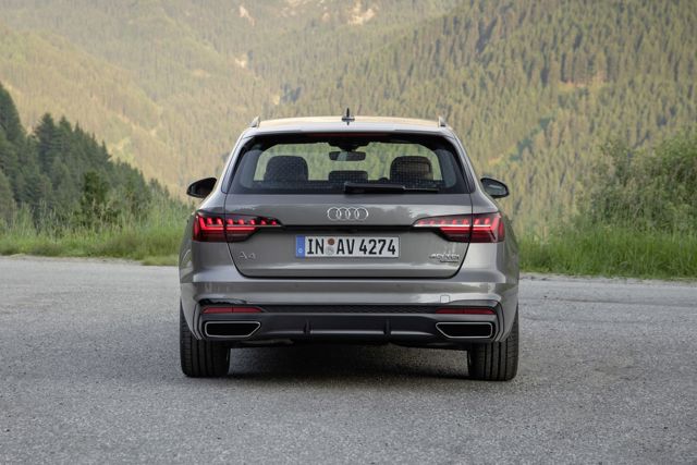 Audi A4 Avant photo 18