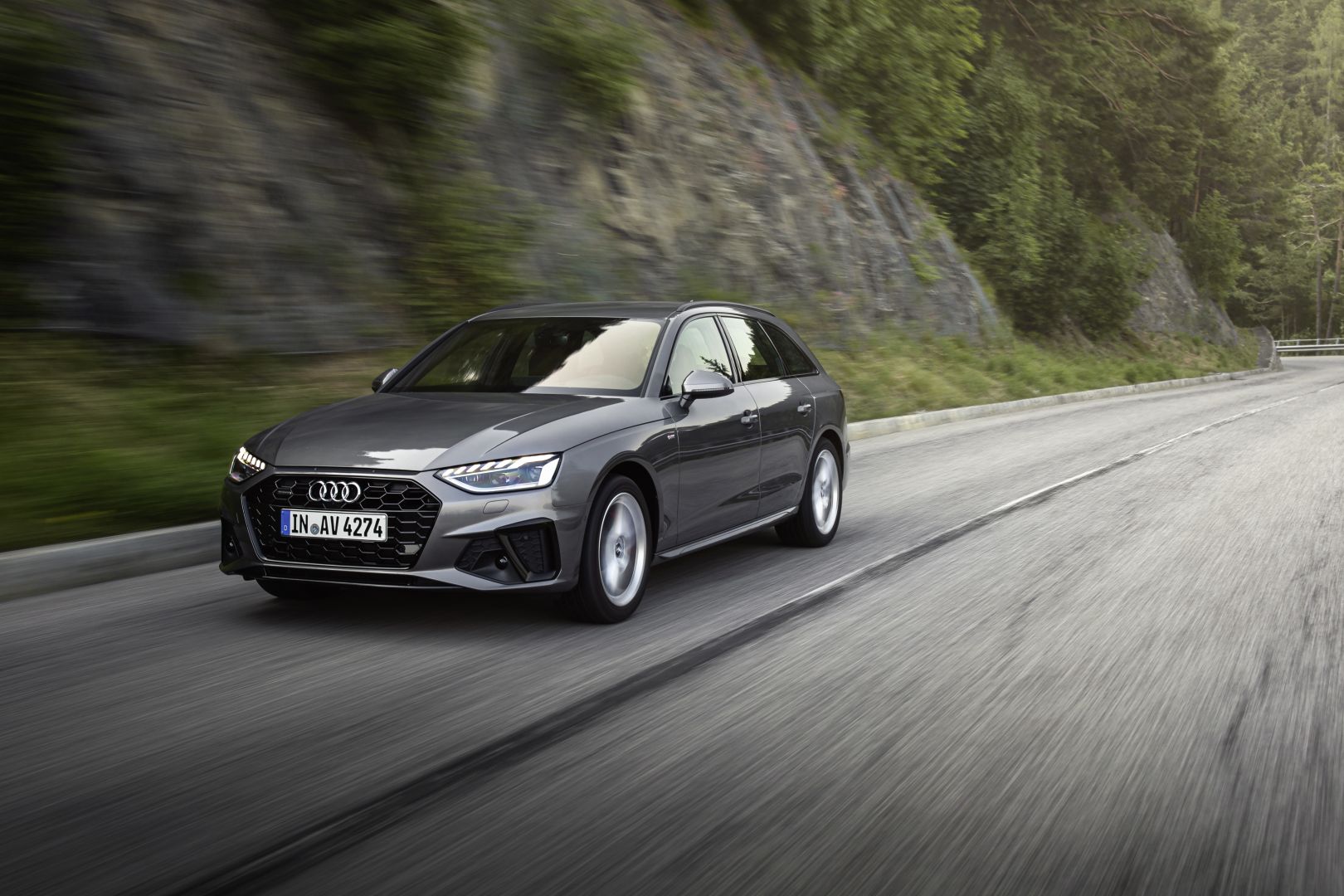 Audi A4 Avant photo 20