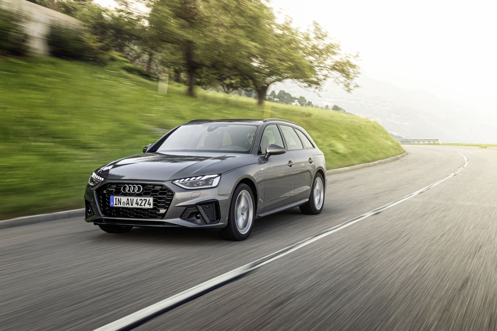 Audi A4 Avant photo 22