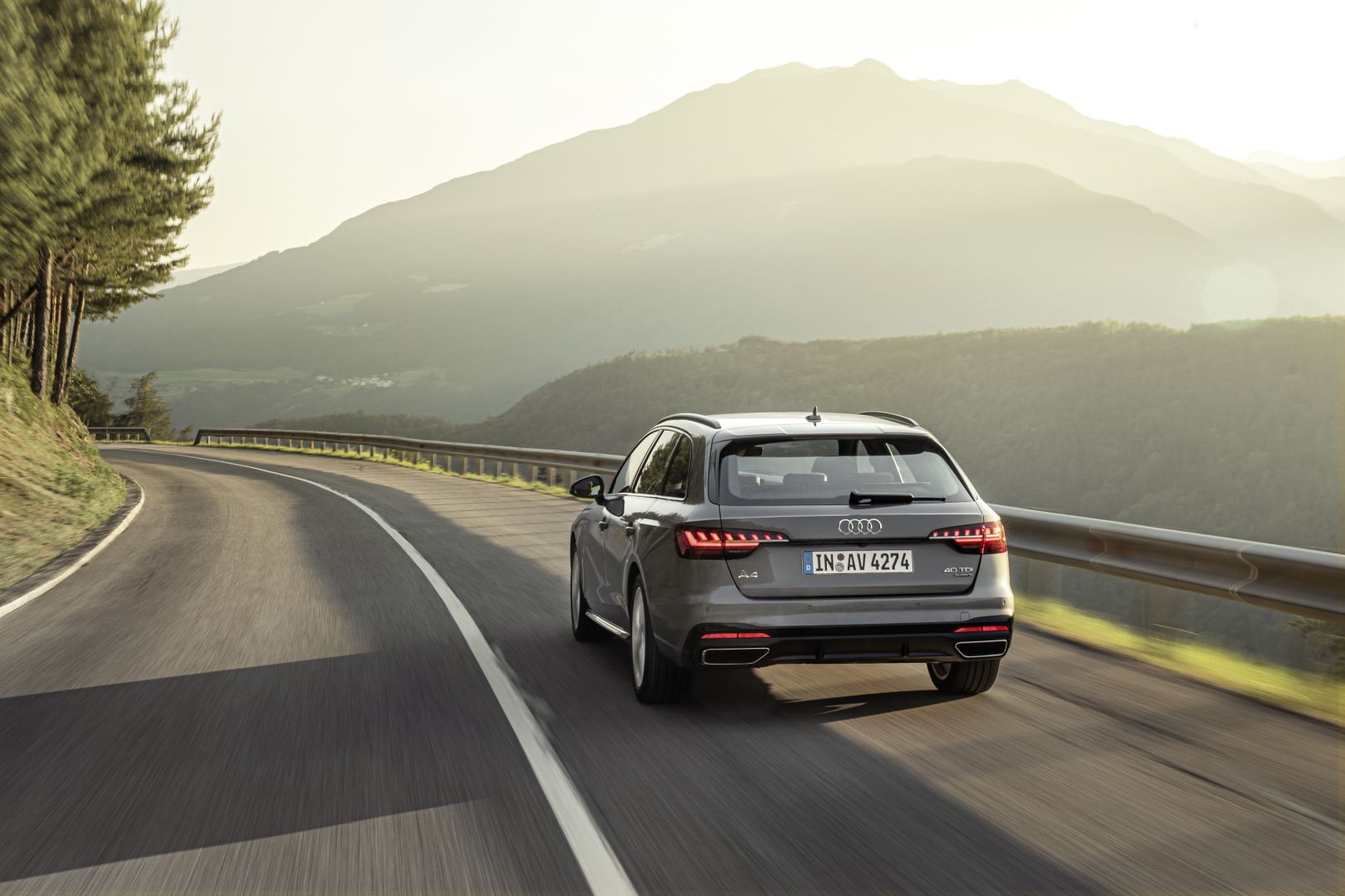 Audi A4 Avant photo 24