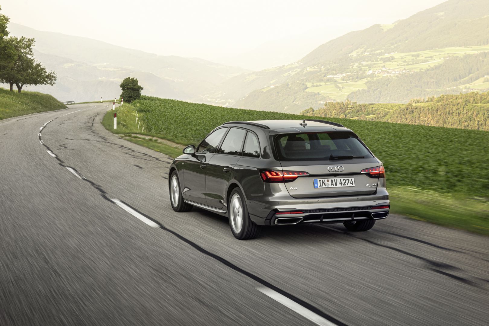 Audi A4 Avant photo 25