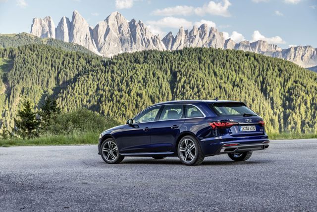 Audi A4 Avant photo 29