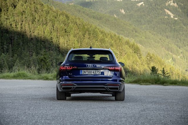 Audi A4 Avant photo 31
