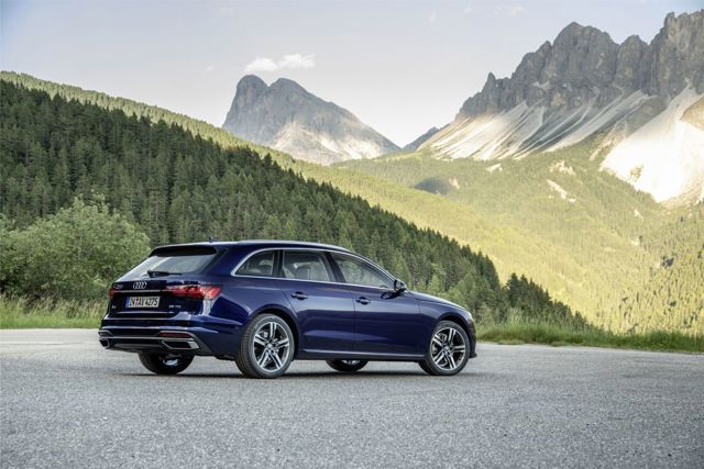 Audi A4 Avant photo 35