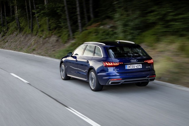Audi A4 Avant photo 38