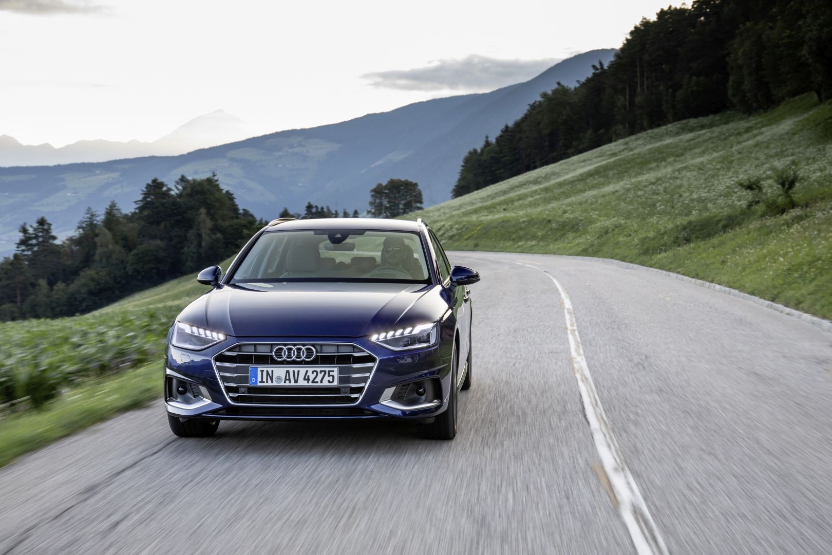 Audi A4 Avant photo 45