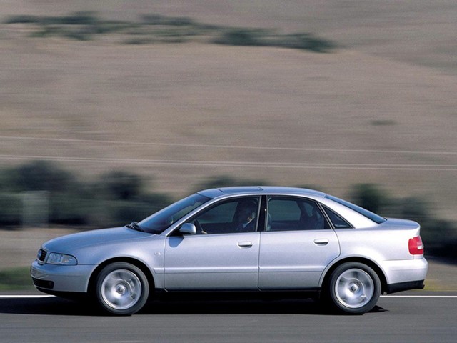 Audi A4 photo 7