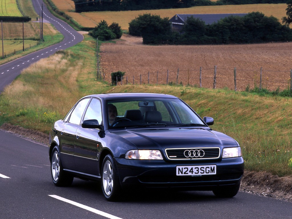 Audi A4 photo 8