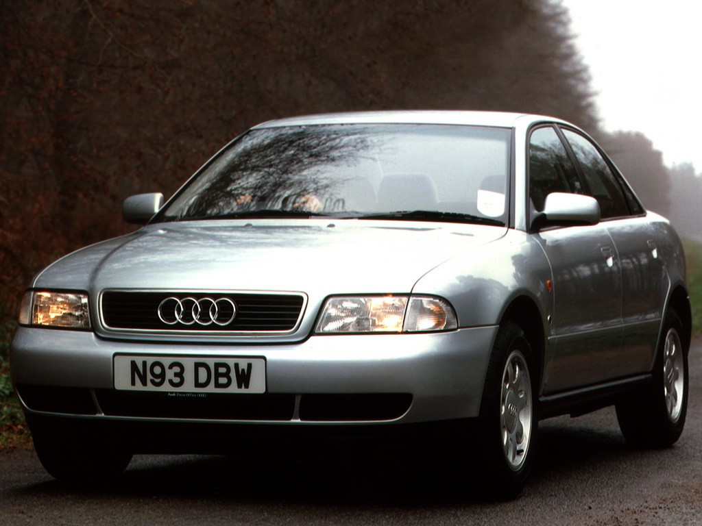 Audi A4 photo 9