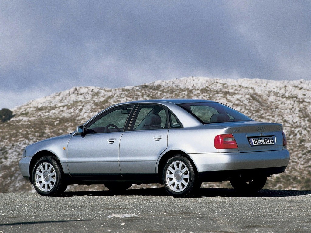 Audi A4 photo 10