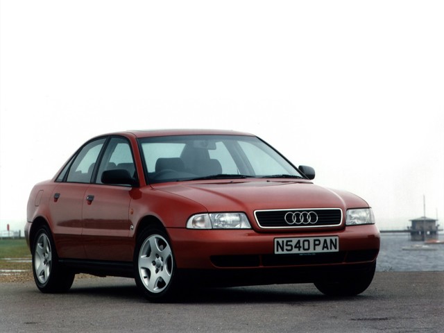 Audi A4 photo 12