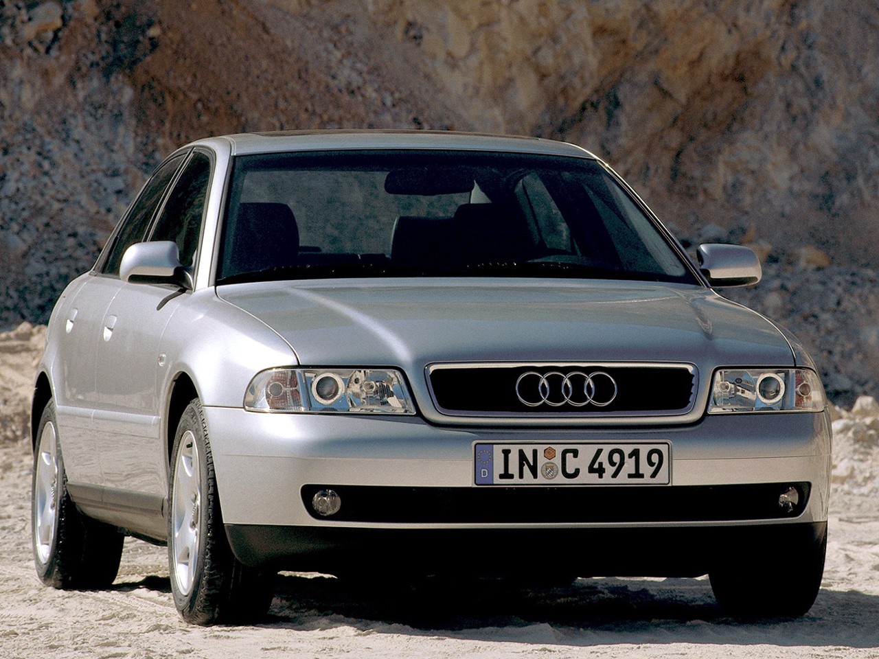 Audi A4 photo 18