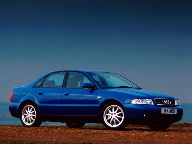 Audi A4 photo 29