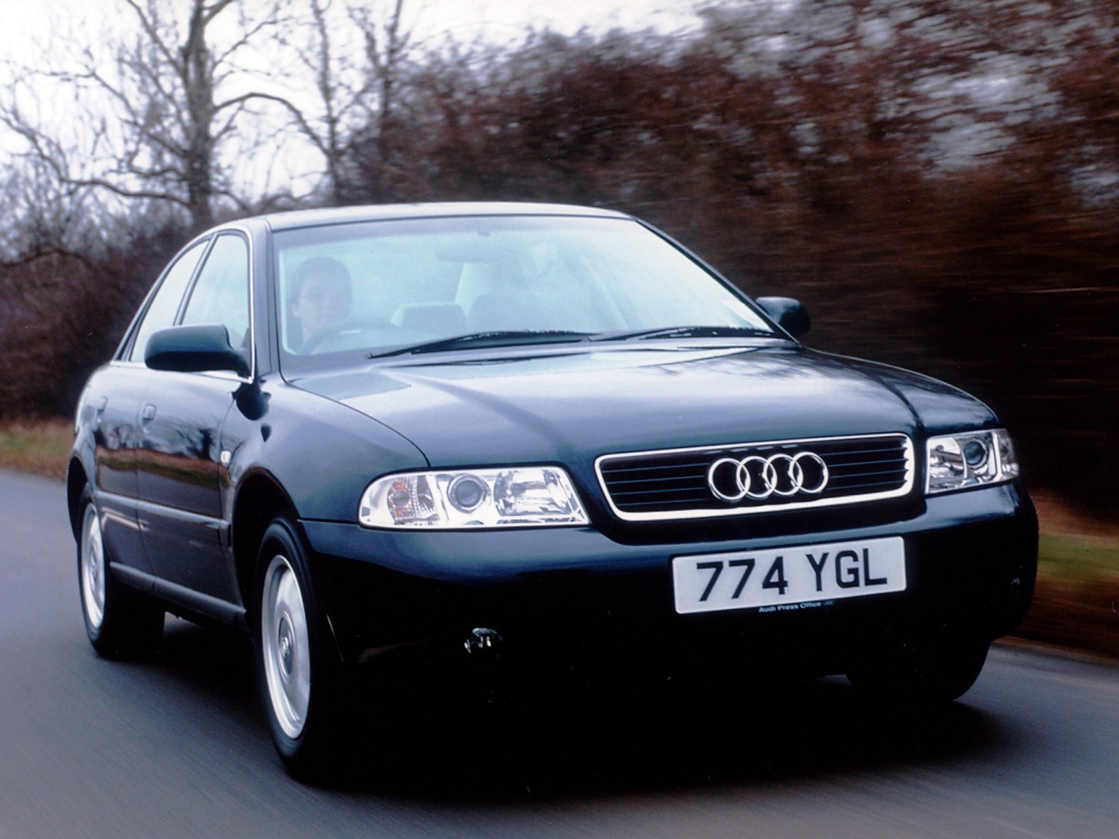 Audi A4 photo 31