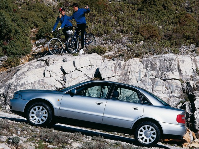 Audi A4 photo 34