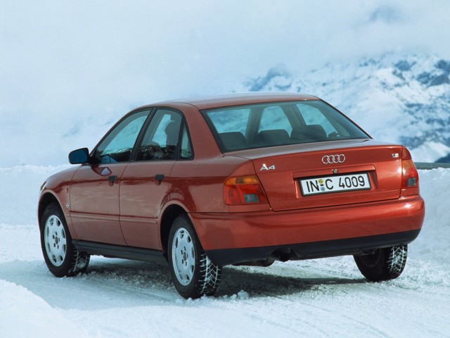 Audi A4 photo 35