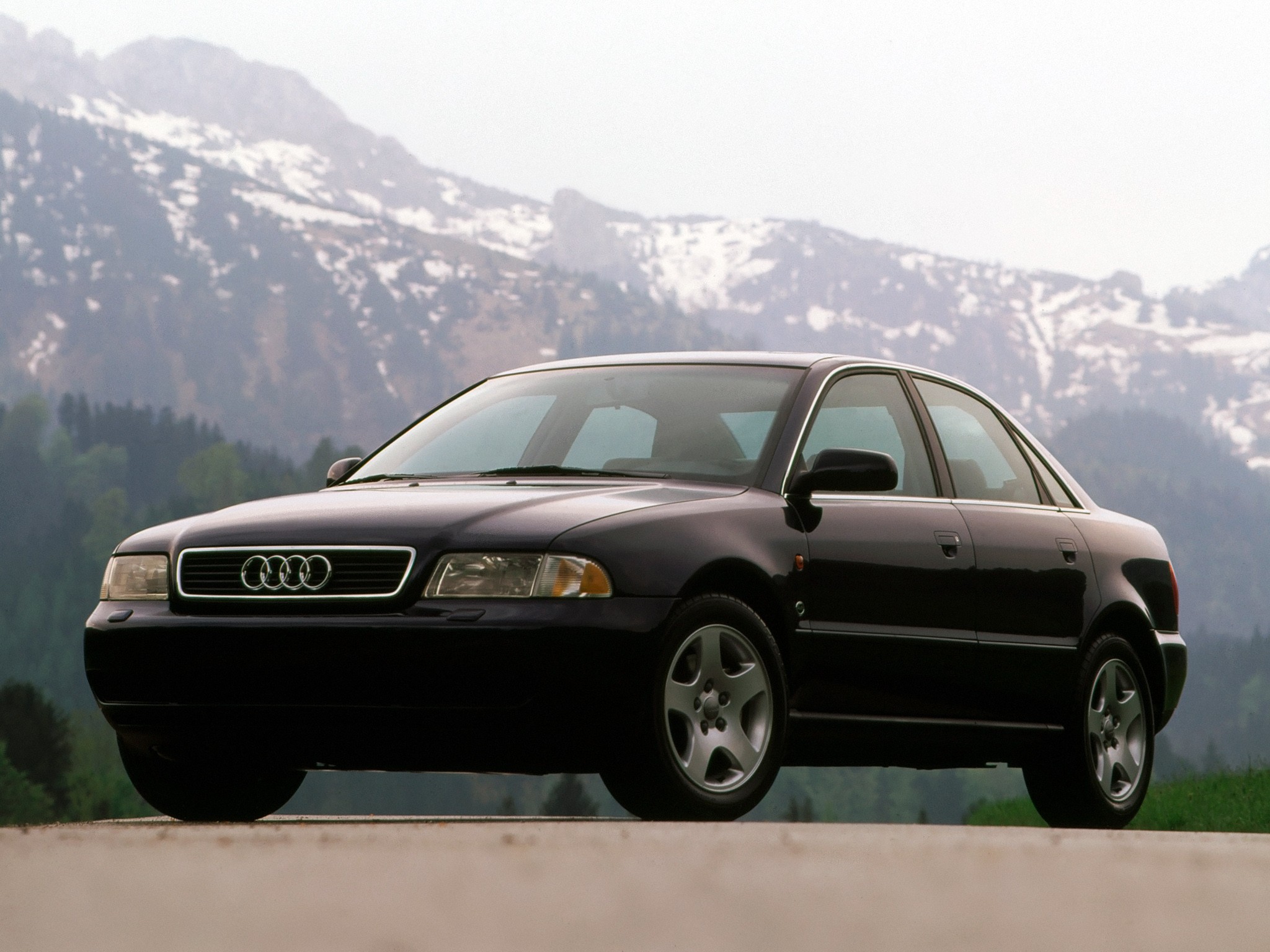Audi A4 photo 38
