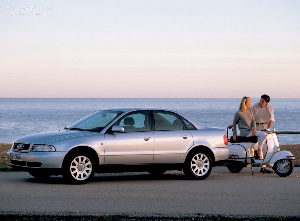 Audi A4 photo 2
