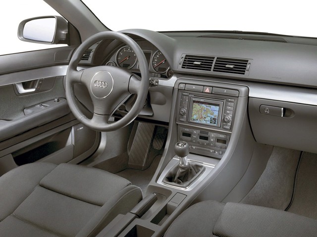 Audi A4 photo 77