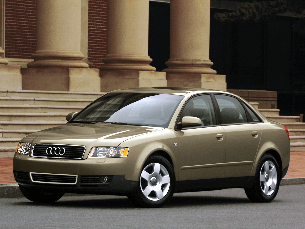 Audi A4 photo 12