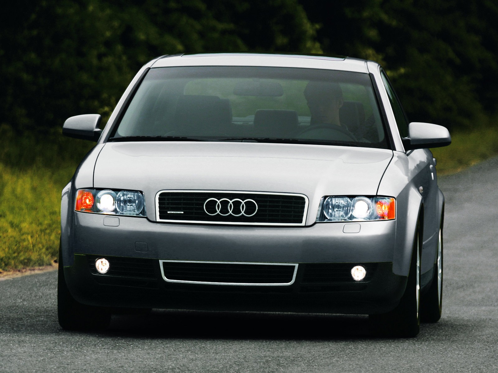 Audi A4 photo 16