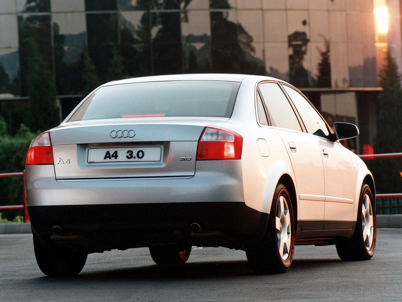 Audi A4 photo 23