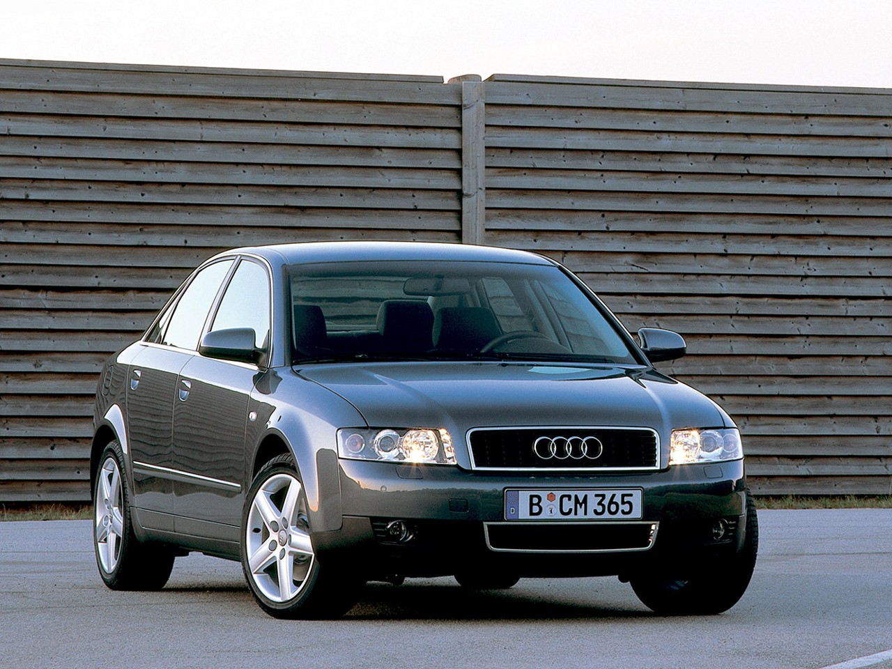 Audi A4 photo 24