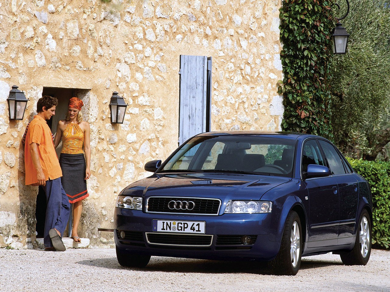 Audi A4 photo 26